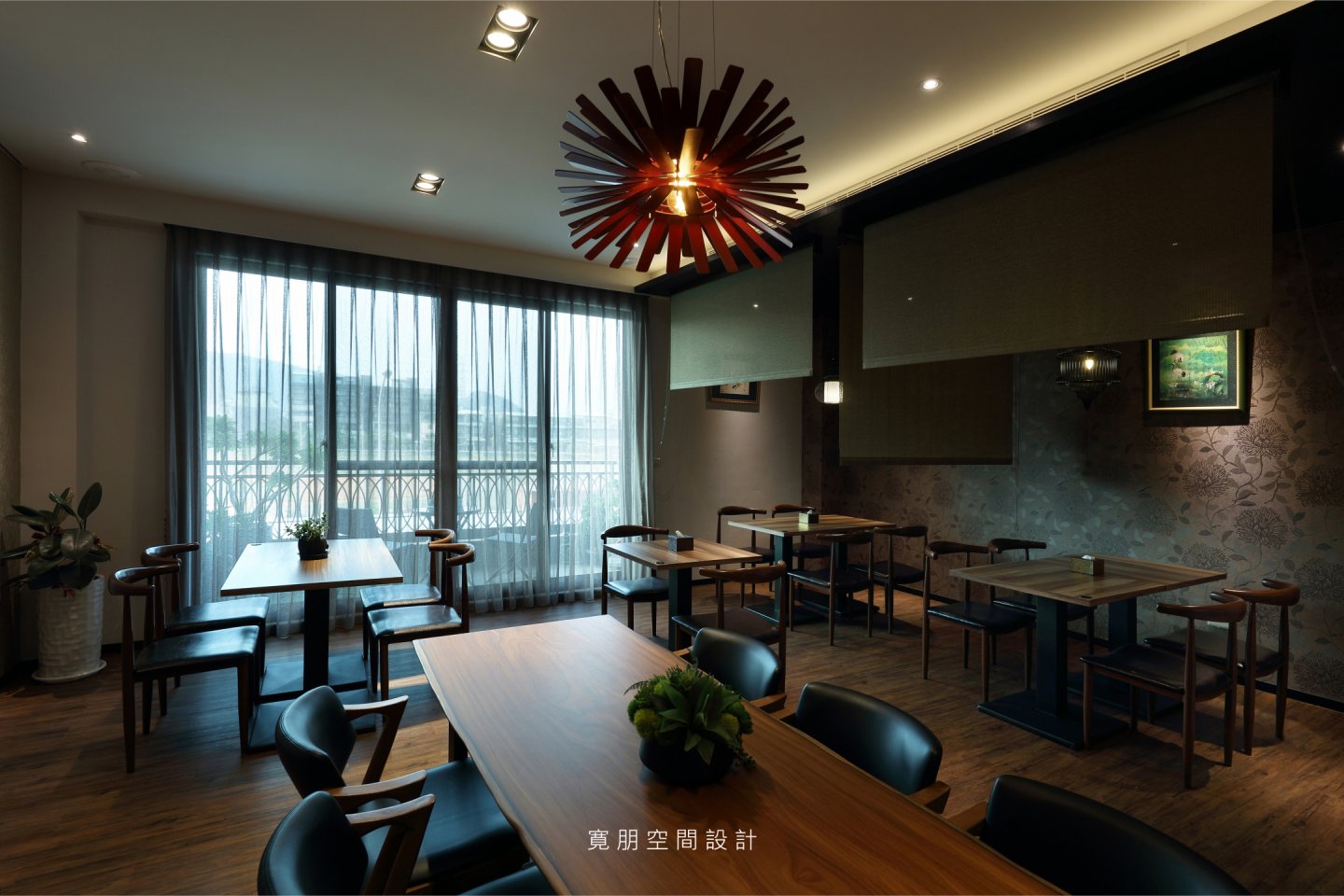 白亦行館